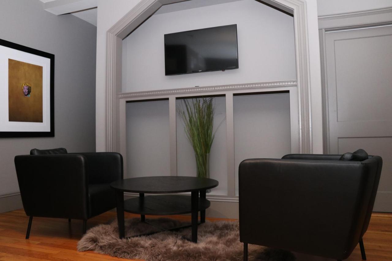 A Stylish Stay W/ A Queen Bed, Heated Floors.. #37 Brookline Exterior foto